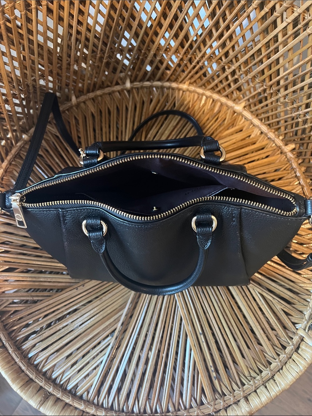 Coach - Women's Black Leather Classic Shoulder Bag - Picture 3 of 10